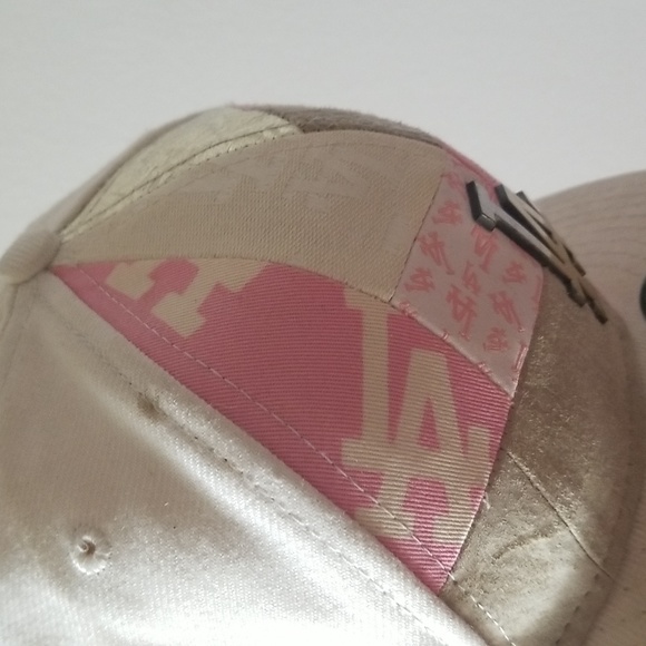 PINK/WHITE NEW ERA 59FIFTY FITTED HAT - Picture 5 of 5